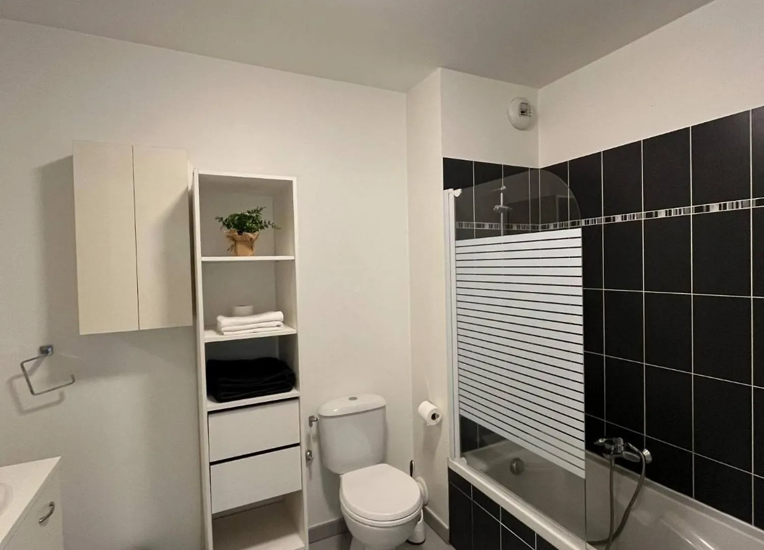 4 Personnes - Clime - Terrasse - Pr Port - Centre Ville - Gare - Tramway Nice Appartement